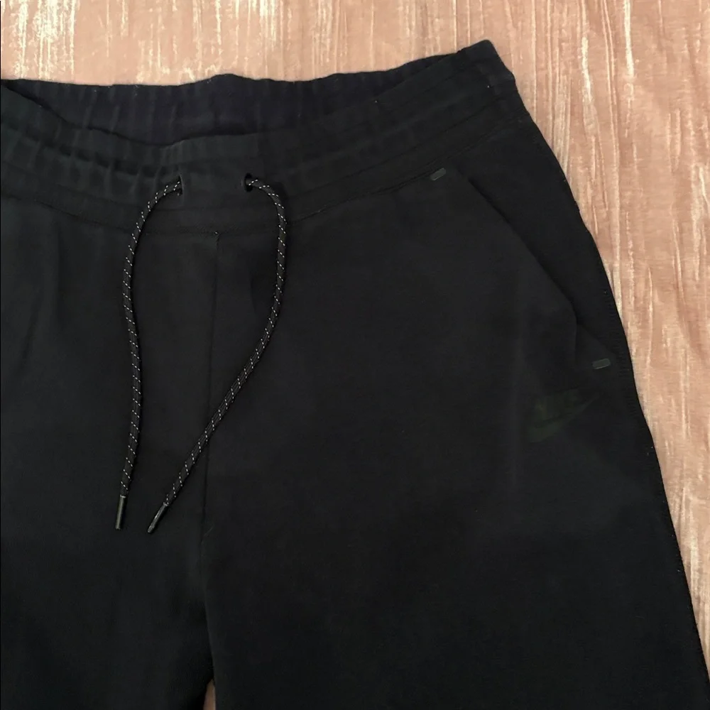 Nike Tech Fleece Sweatpants - Picture 4 of 5